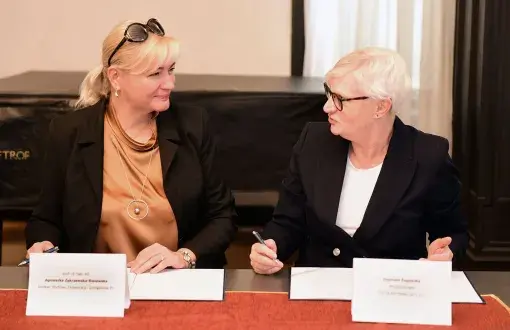 The document was signed by: Dean Professor Agnieszka Zakrzewska-Bielawska and the President of TÜV NORD Polska Dagmara Żygowska