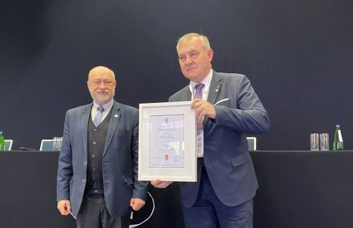 Rektor PŁ z certfikatem za wyrózniona informatyke