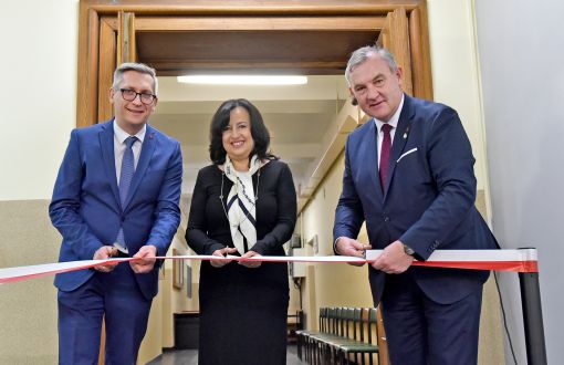 Otwarcie Centrum badawczego na PŁ (od prawej)rektor PŁ, prof. K.Jóźwik, prof. M.Szynkowska-Jóźwik, prof. Ł Albrecht