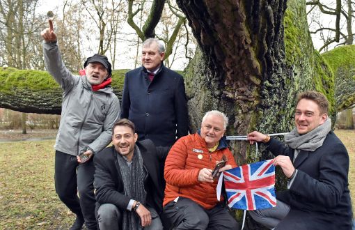 Spotkanie pod Fabrykantem, w parku im. Klepacza w kampusie PŁ, nominowany do tytułu Europejskiego Drzewa Roku