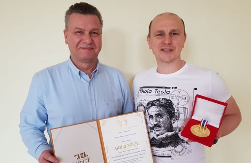 Laureaci złotego medalu - dr hab. inż. Michał Frydrysiak i mgr inż. Zbigniew Pawliczak z WTMiWT PŁ, fot. arch.WTMiWT.