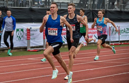 Mateusz Rzeźniczak w biegu na 400 m  na AMP w lekkiej atletyce 2023, fot. Konrad Czapracki
