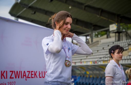 Magdalena Śmiałkowska studentka Wydziału BAIŚPŁ, Mistrzyni Polski w łucznictwie, fot.  Roman Sputo