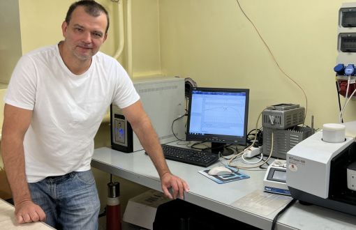 prof. Tomasz Maniecki w laboratorium PŁ, fot. arch. prywatne