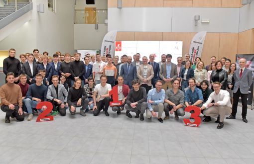 Uczestnicy i organizatorzy 2. Mechatonu na Wydziale Mechanicznym PŁ, fot. Jacek Szabela