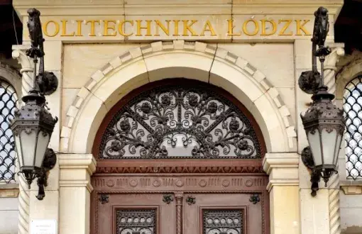 Wejście do rektoratu PŁ, fot. arch.PŁ