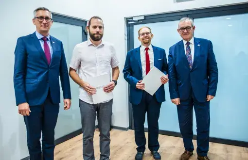 From right: Rector Prof. Krzysztof Jóźwik, Dr Paweł Latosiński, Dr Konrad Kulikowski, and Vice Rector Prof. Łukasz Albrecht