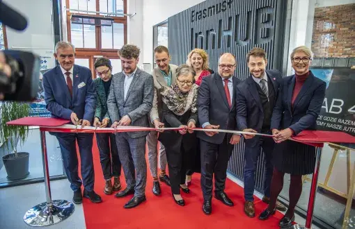 Cutting the ribbon by representatives of the Lodz Academic Partnership and regional authorities, photo: Marcin Szmidt