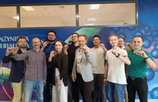 A team of young researchers working on the use of graphene quantum dots; photo: Agnieszka Wróblewska-Strzałkowska