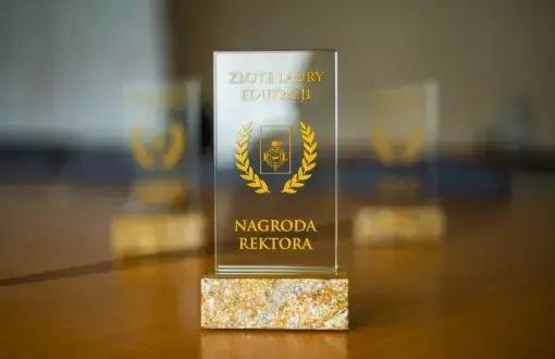 Złote Laury Edukacji - zdjęcie statuetki
