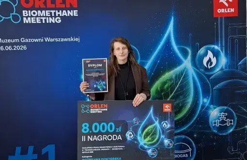 Dr inż. Ewelina Sobolewska z nagrodą otrzymaną w konkursie 