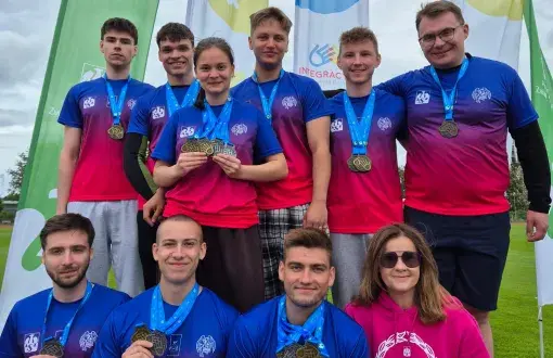 Zdjęcie Team PŁ . Na górze od lewej : Ł. Wójcik, S. Świderek, M. Morawiec, B. Farski, H. Krokowicz, P. Pietrzak.  Na dole od lewej: M. Wójcik, M. Krasoń , Piotr Pęczek, T. Biela-Jesionowska